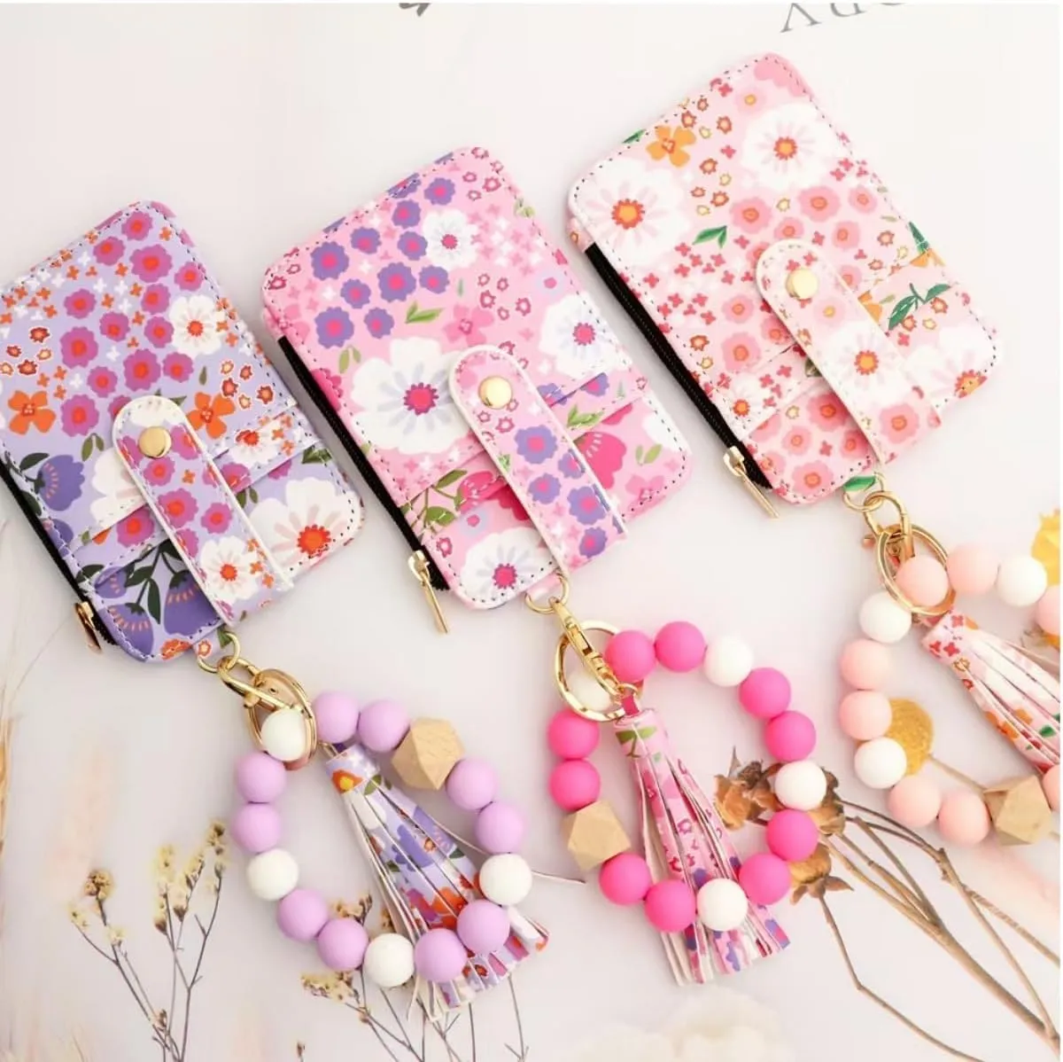 Wristlet Wallet, Women's Style Beaded & Tassel Charms Keychain with Flower Pattern Wallet, Fashion Wristband Accessories (Khaki)